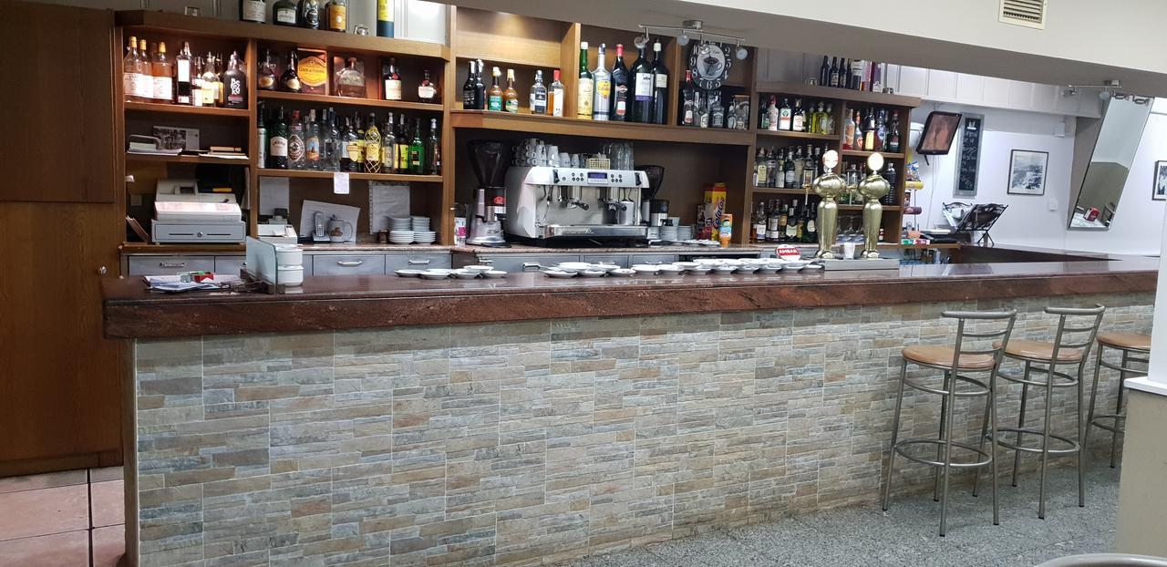 טרואל Hostal El Busto מראה חיצוני תמונה