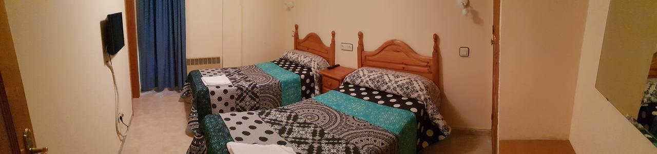 טרואל Hostal El Busto מראה חיצוני תמונה