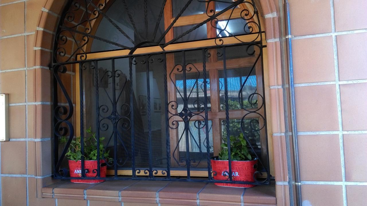 טרואל Hostal El Busto מראה חיצוני תמונה